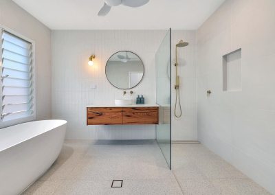 Grevillea House Bathroom Breezway Louvres half open