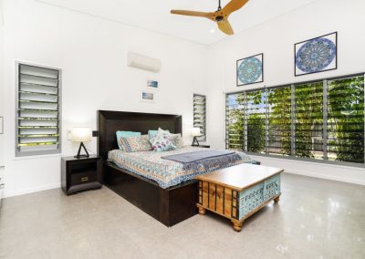 Hibiscus House Bedroom with Breezway Louvres