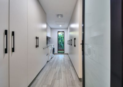 Pandanus House Ventilated Hallway with Breezway Louvres