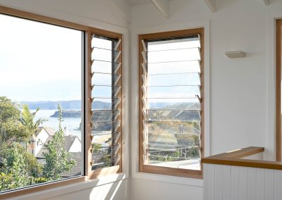 Maximise outdoor views with Breezway Louvres and fixed lite glazing