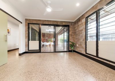 Breezway Louvres with clear glass for natural light and aluminium blades for privacy