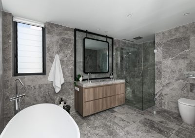 Bathroom with Breezway Louvres and frosted glass for privacy