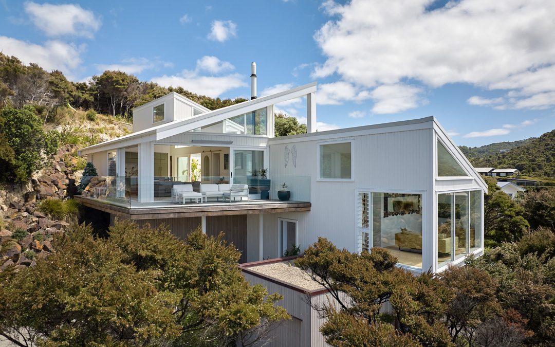 Light-filled design embraces landscape, views and natural ventilation
